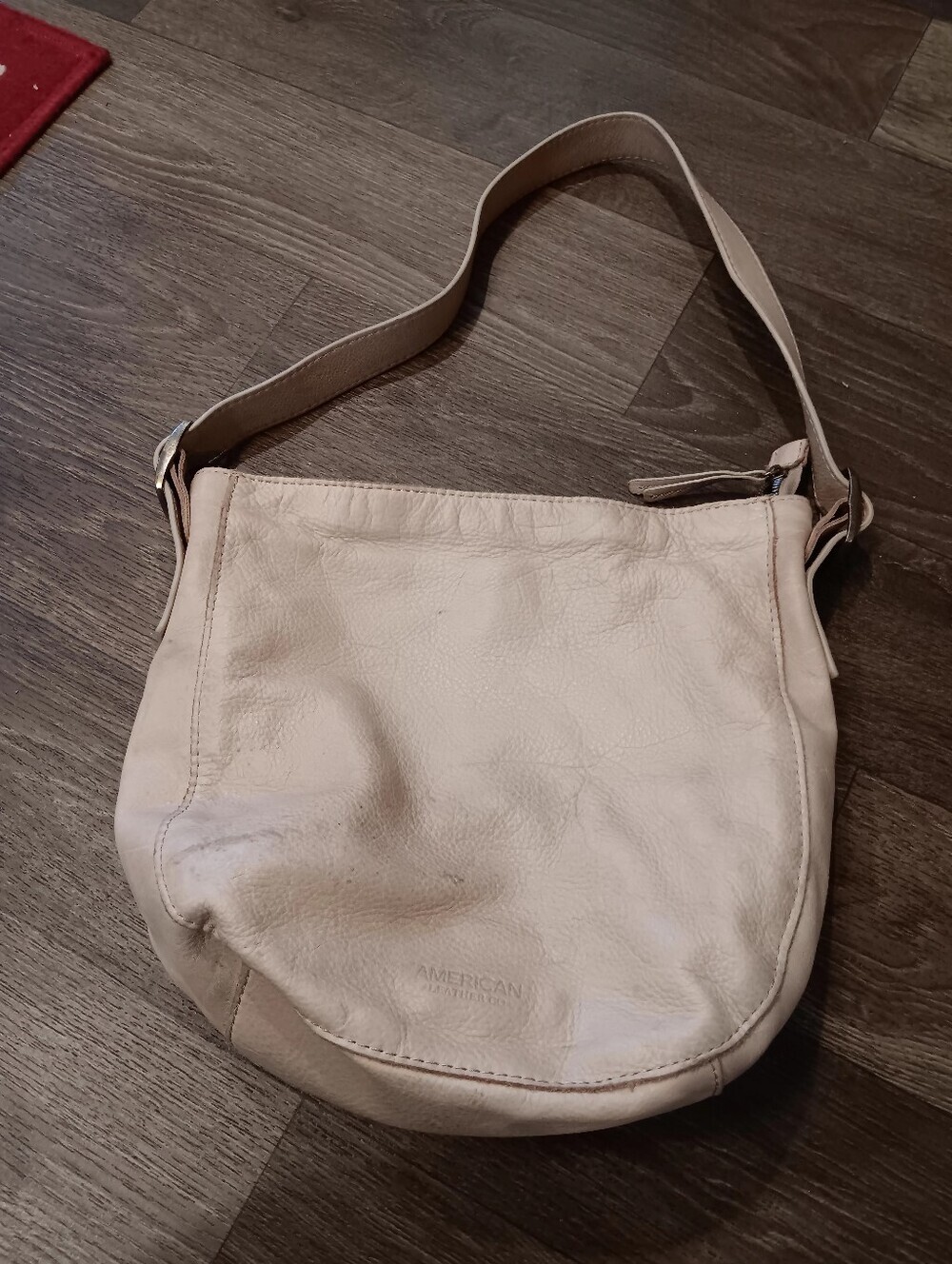 American Leather Co. Cream Leather Shoulder Bag  Cute 100%Leather